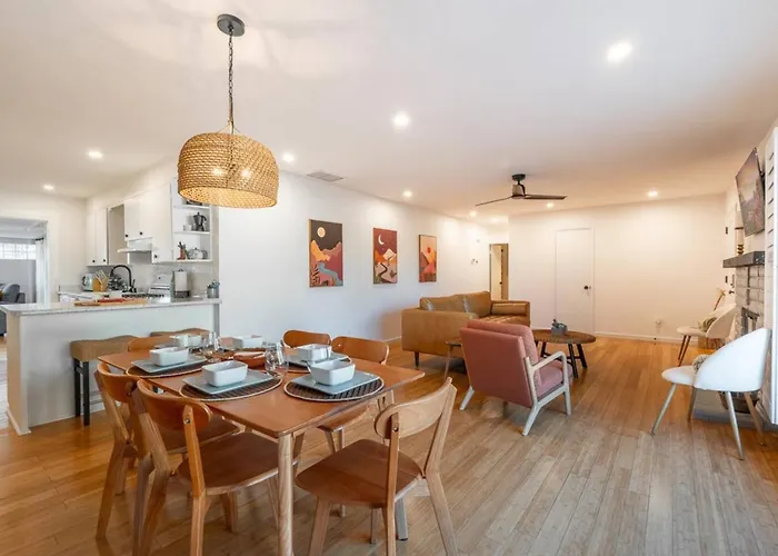 New! Scenic Escape | Yard/views/trails! *