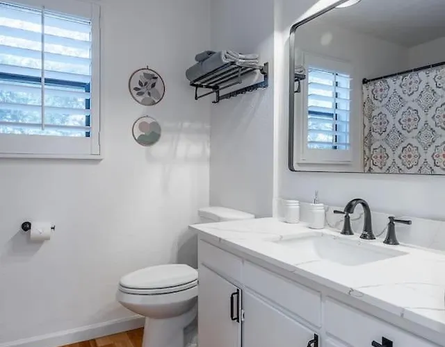 Ferienhaus New! Scenic Escape | Yard/views/trails! *