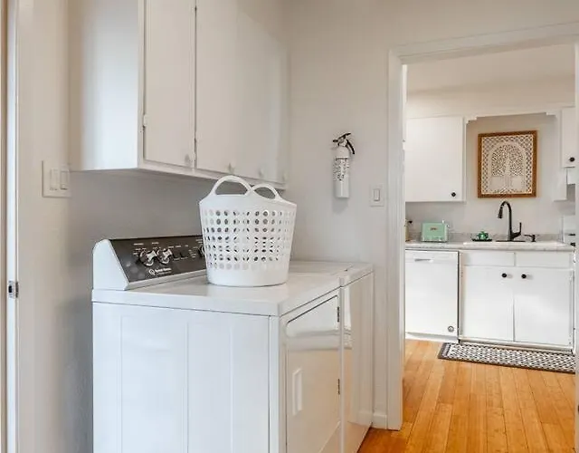 New! Scenic Escape | Yard/views/trails! * Sedona