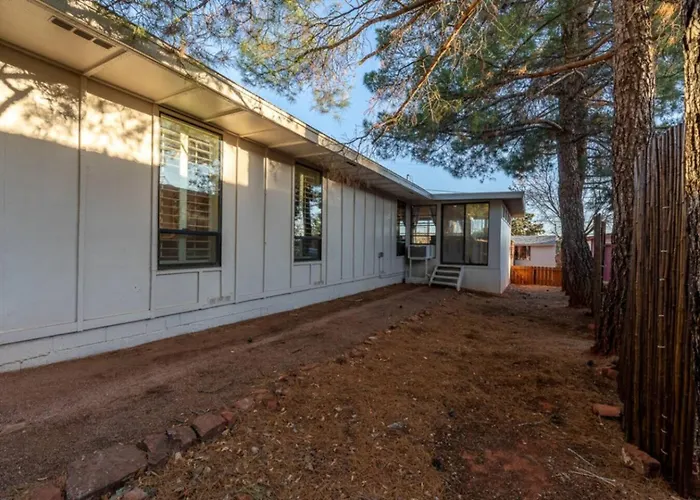 Ferienhaus New! Scenic Escape | Yard/views/trails! *
